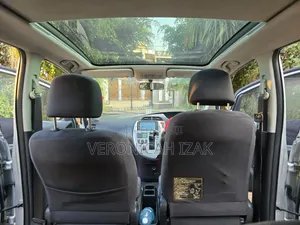 Toyota Ractis 2008 Silver
