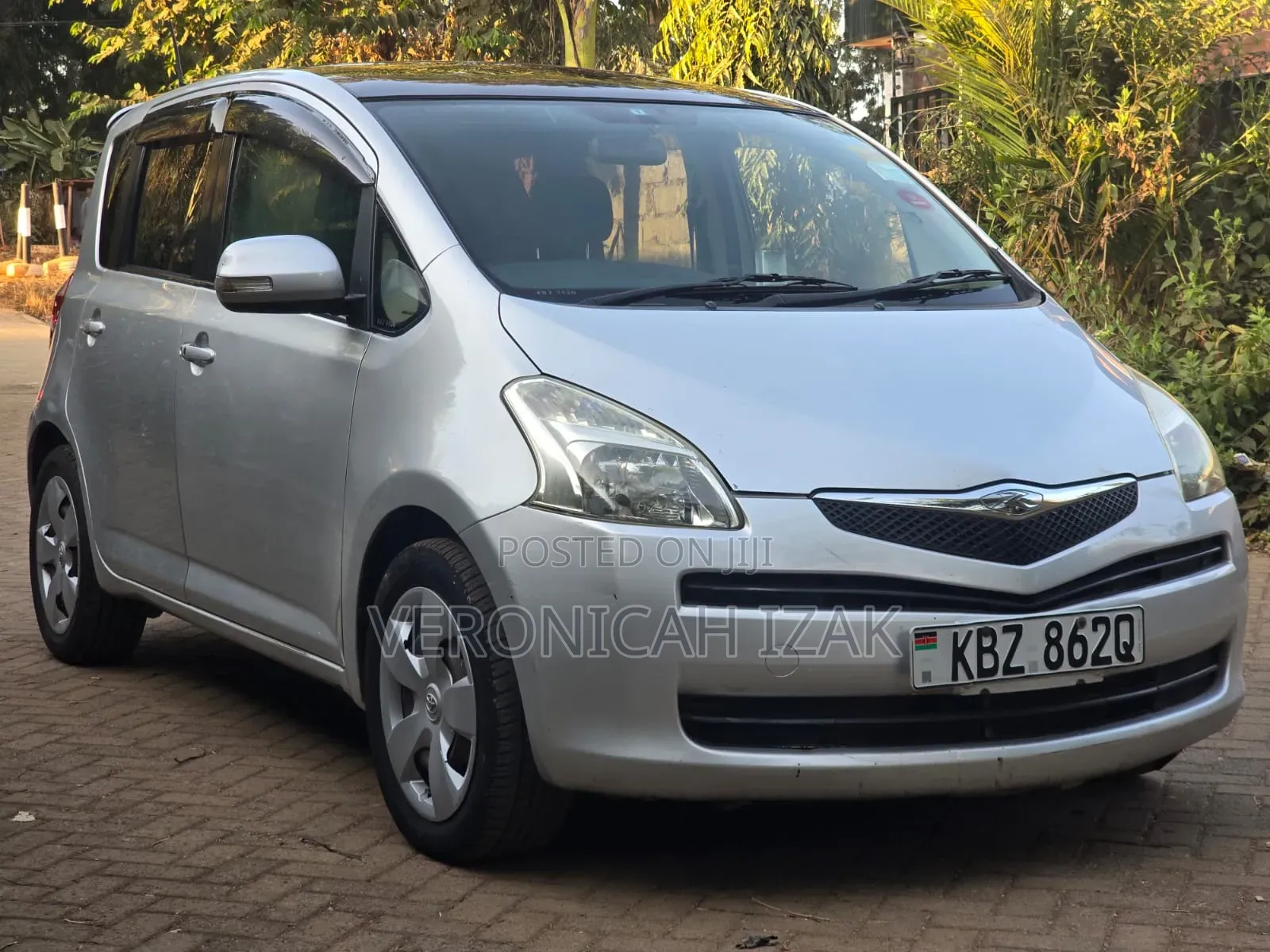 Toyota Ractis 2008 Silver