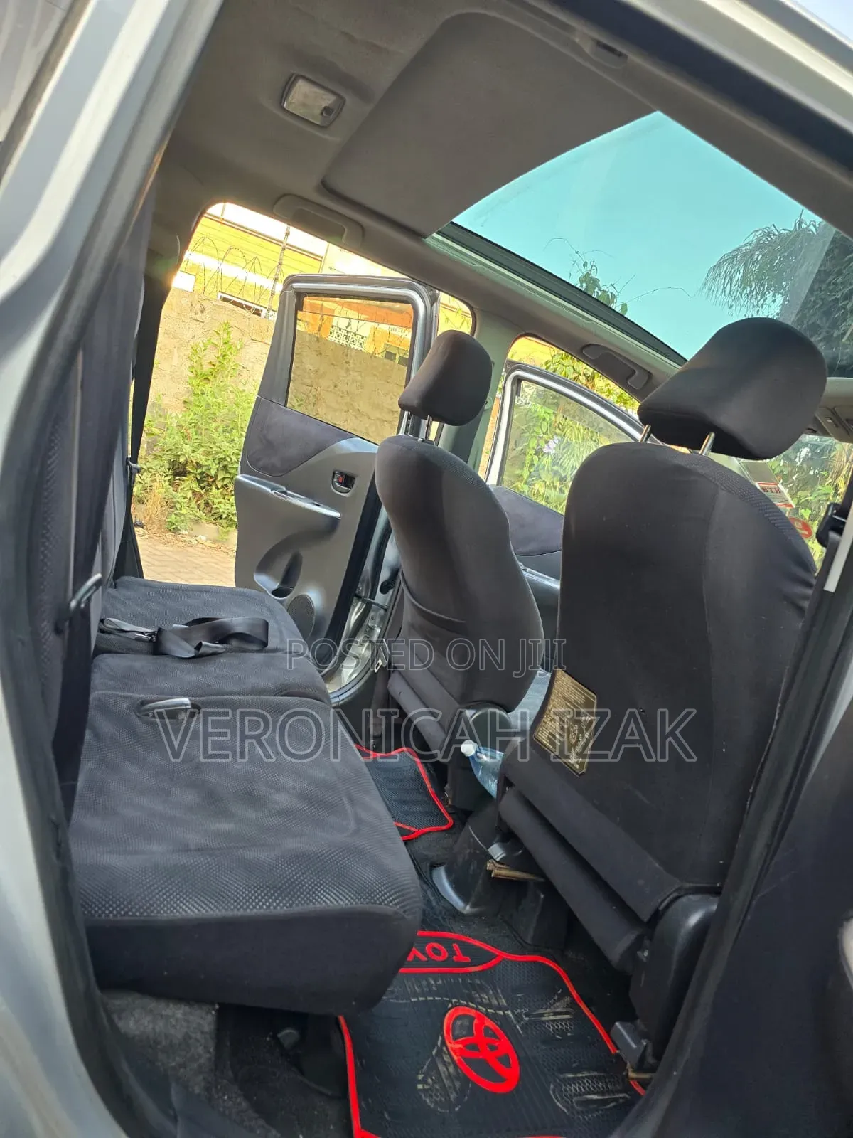 Toyota Ractis 2008 Silver