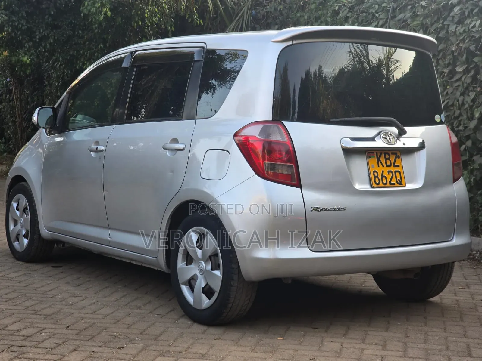 Toyota Ractis 2008 Silver