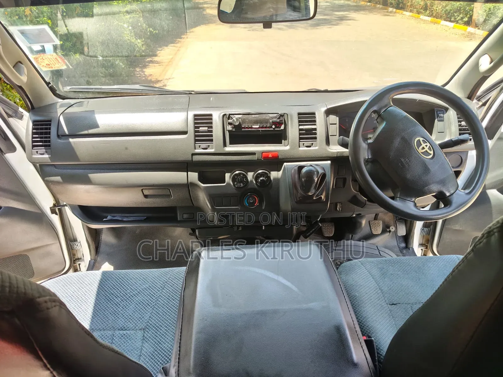 Toyota HiAce 2016