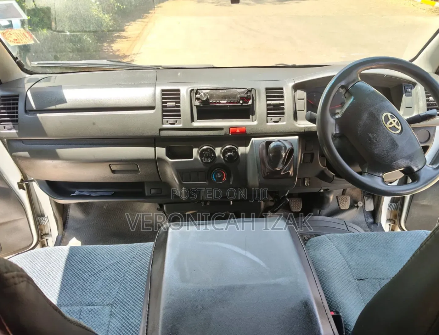 Toyota HiAce 2015 White