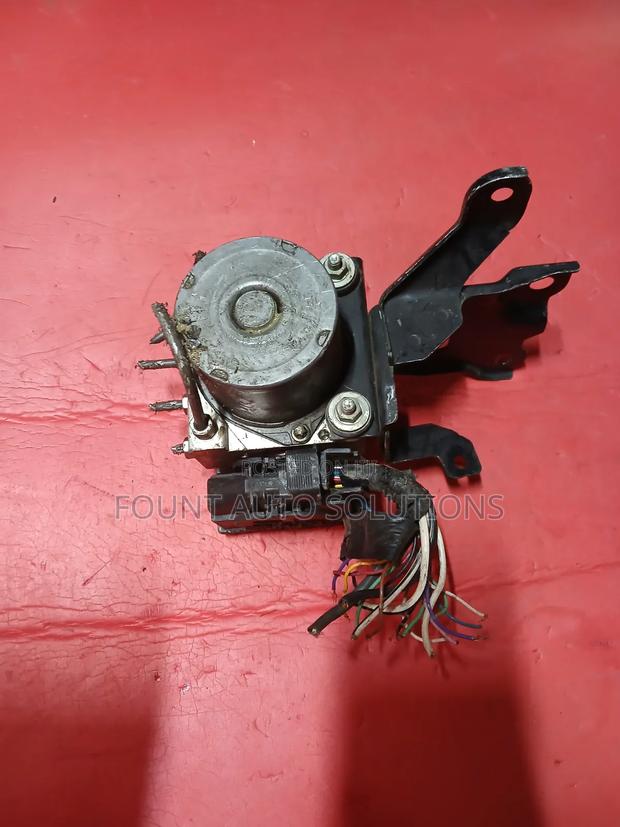 ABS Pump Toyota Estima