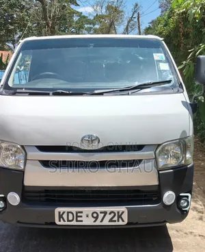 Toyota HiAce 2016 White