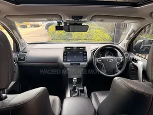 Toyota Land Cruiser Prado 2.8 2023 Black