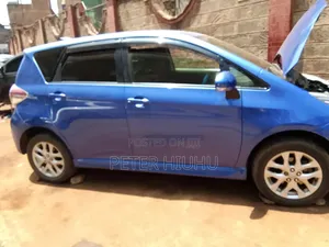 Toyota Ractis 2014 Blue