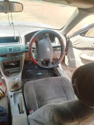Toyota Corolla Sedan 1999 Silver