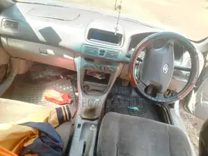 Toyota Corolla Sedan 1999 Silver