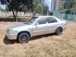 Toyota Corolla Sedan 1999 Silver