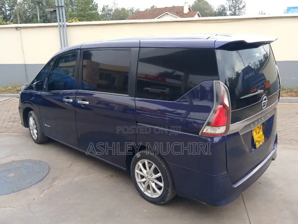 Nissan Serena 2017 Blue