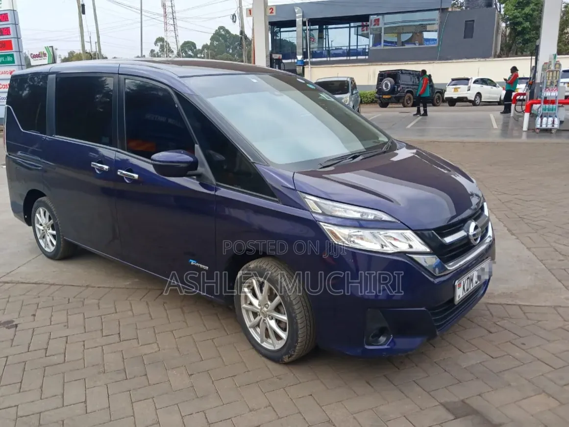 Nissan Serena 2017 Blue