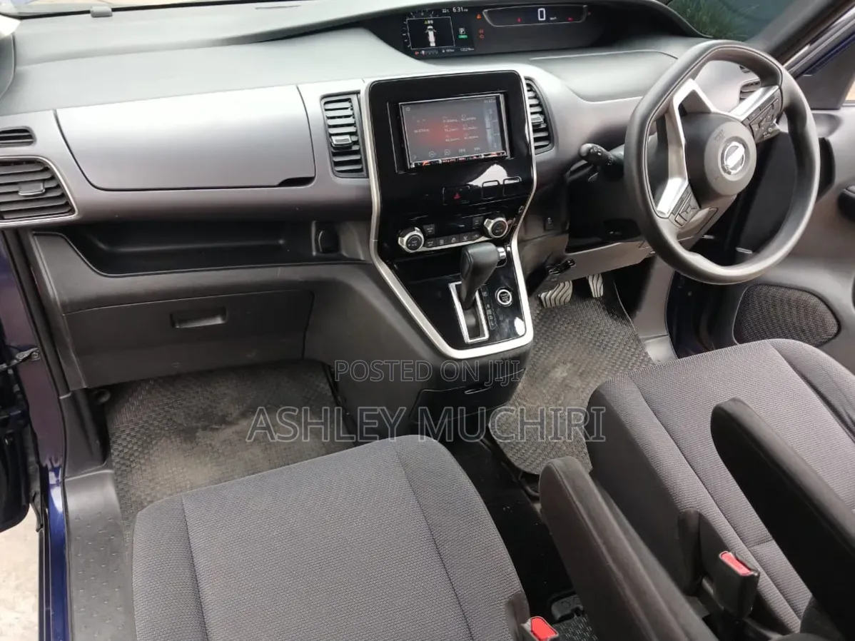 Nissan Serena 2017 Blue