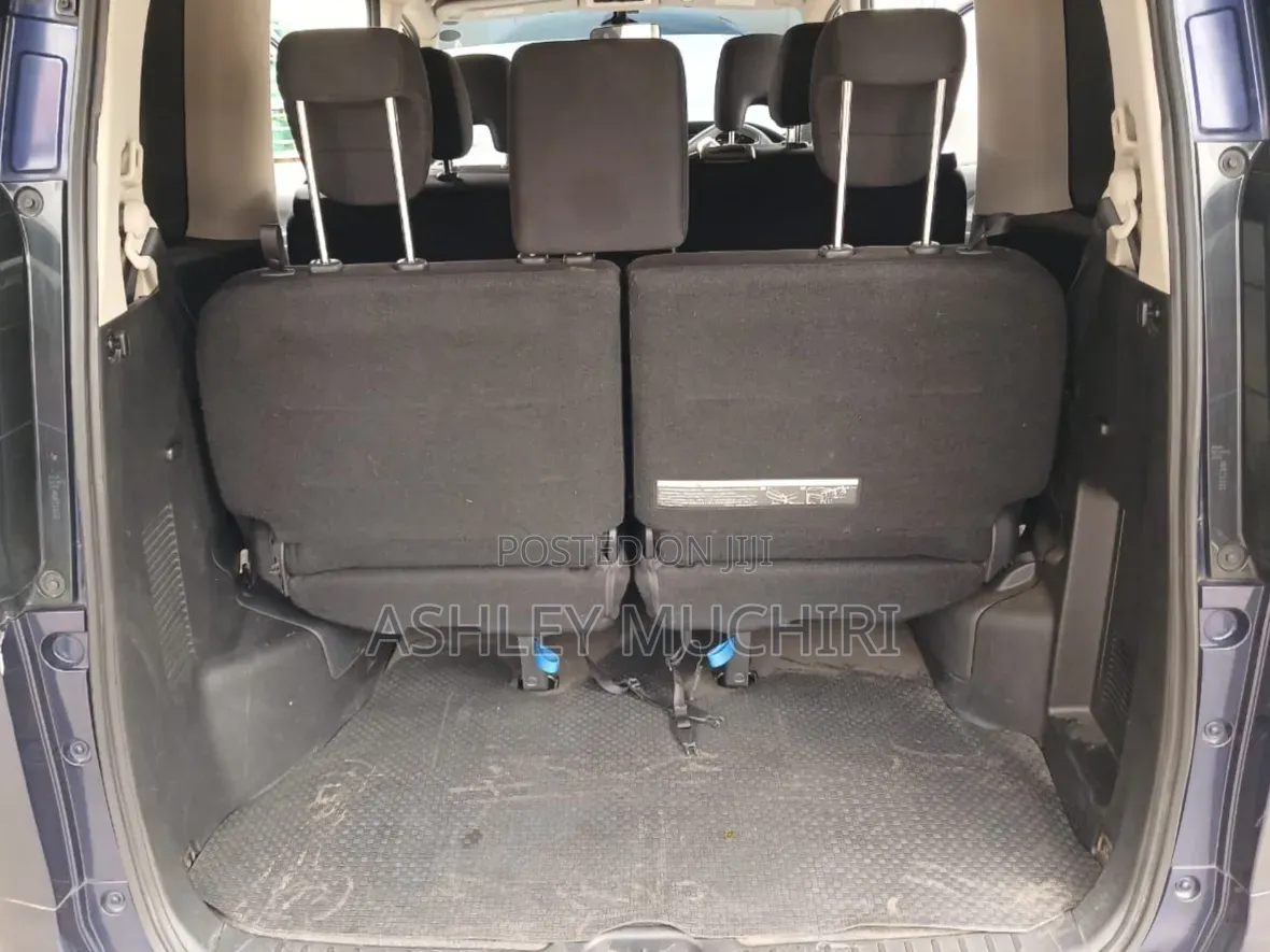 Nissan Serena 2017 Blue