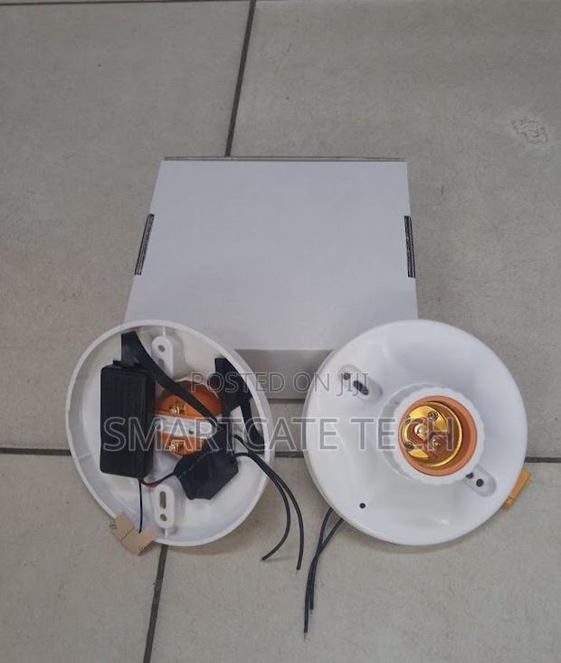 Hidden WiFi Camera Bulb Holder – Indoor Security Camera