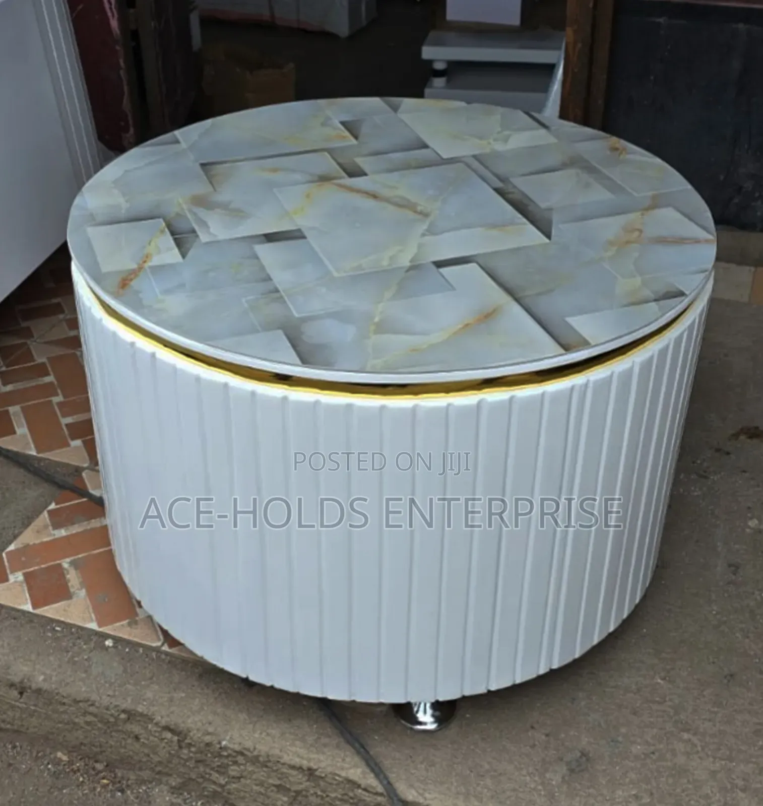 Black/ White Executive Modern Round Coffee Table