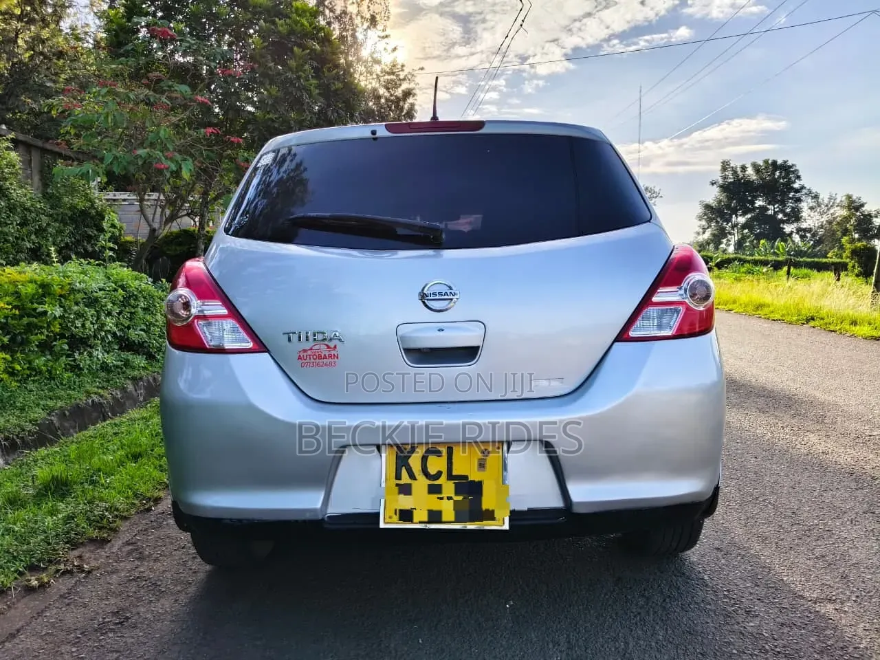 Nissan Tiida 2010 Silver
