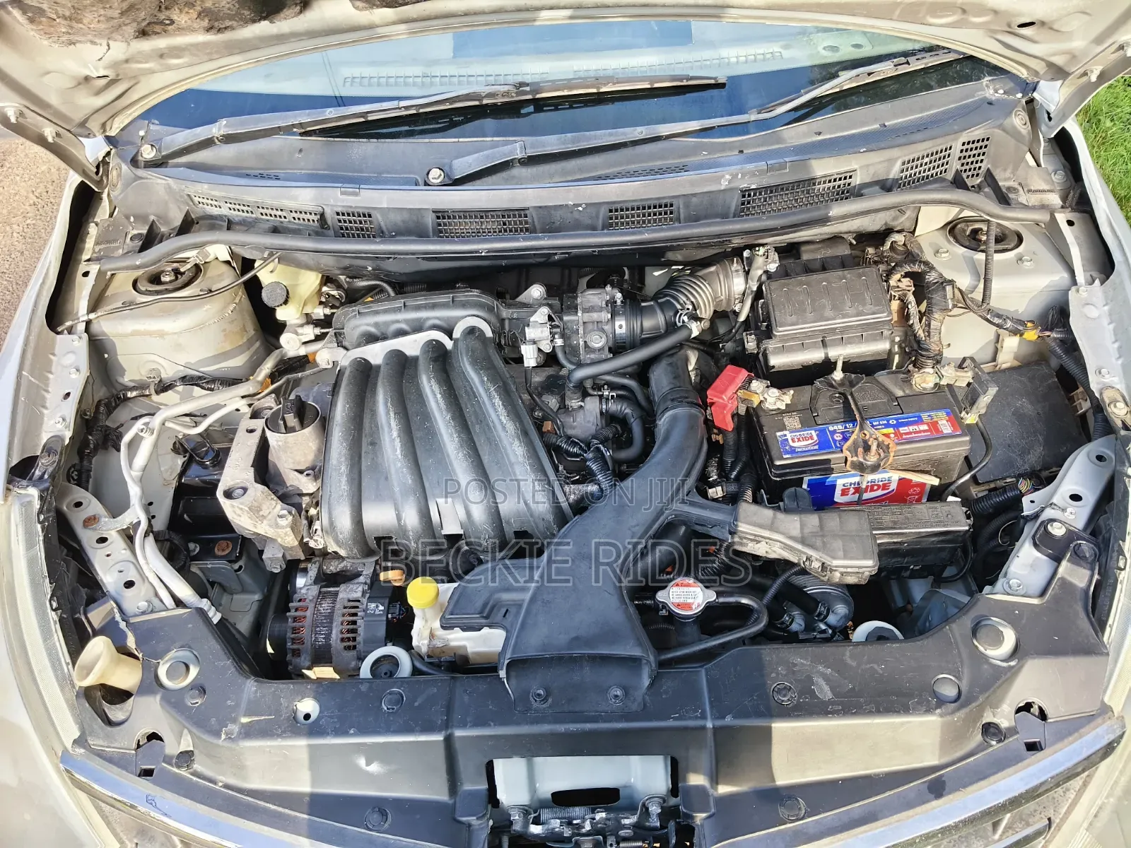 Nissan Tiida 2010 Silver