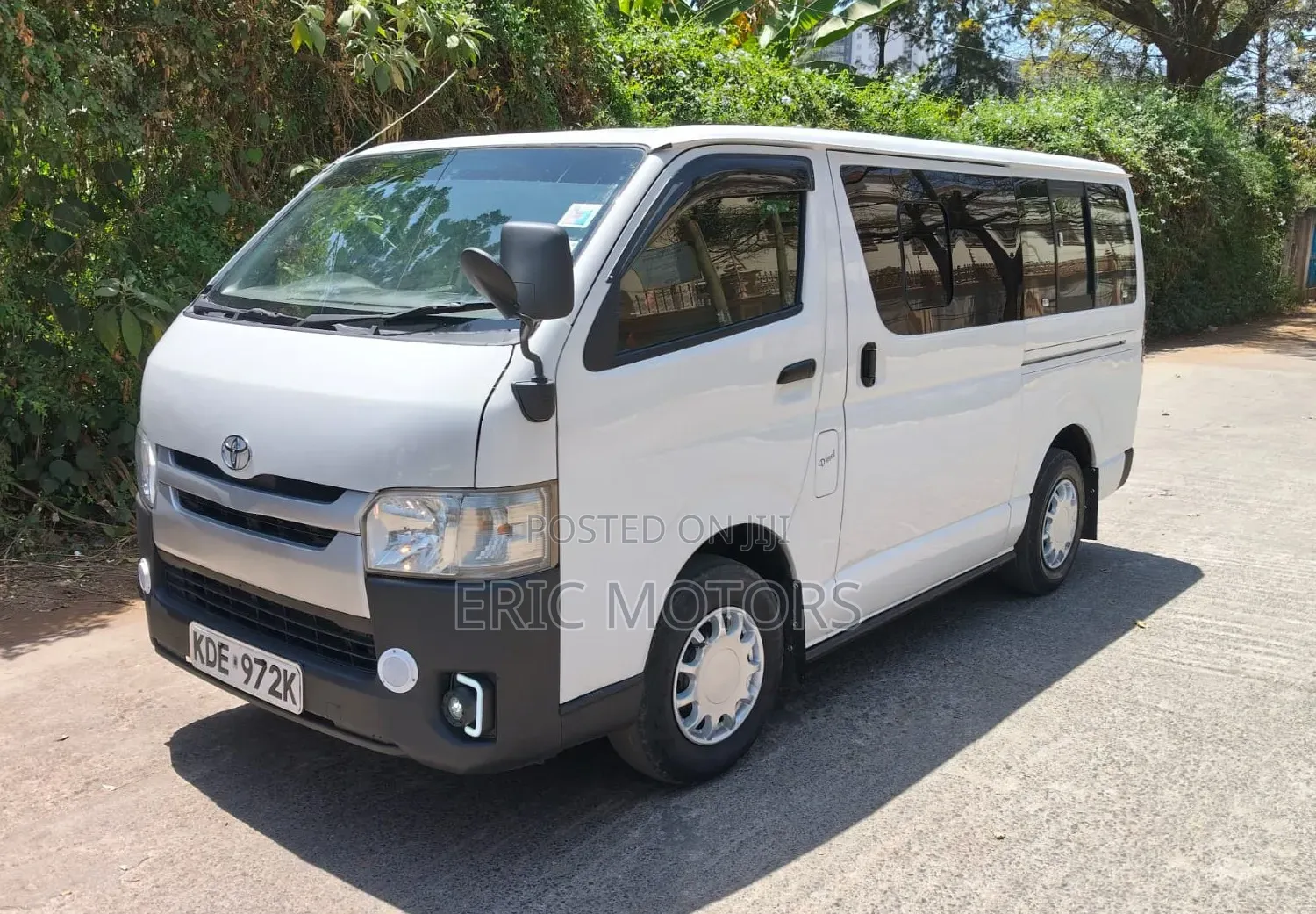 Toyota HiAce 2014 White