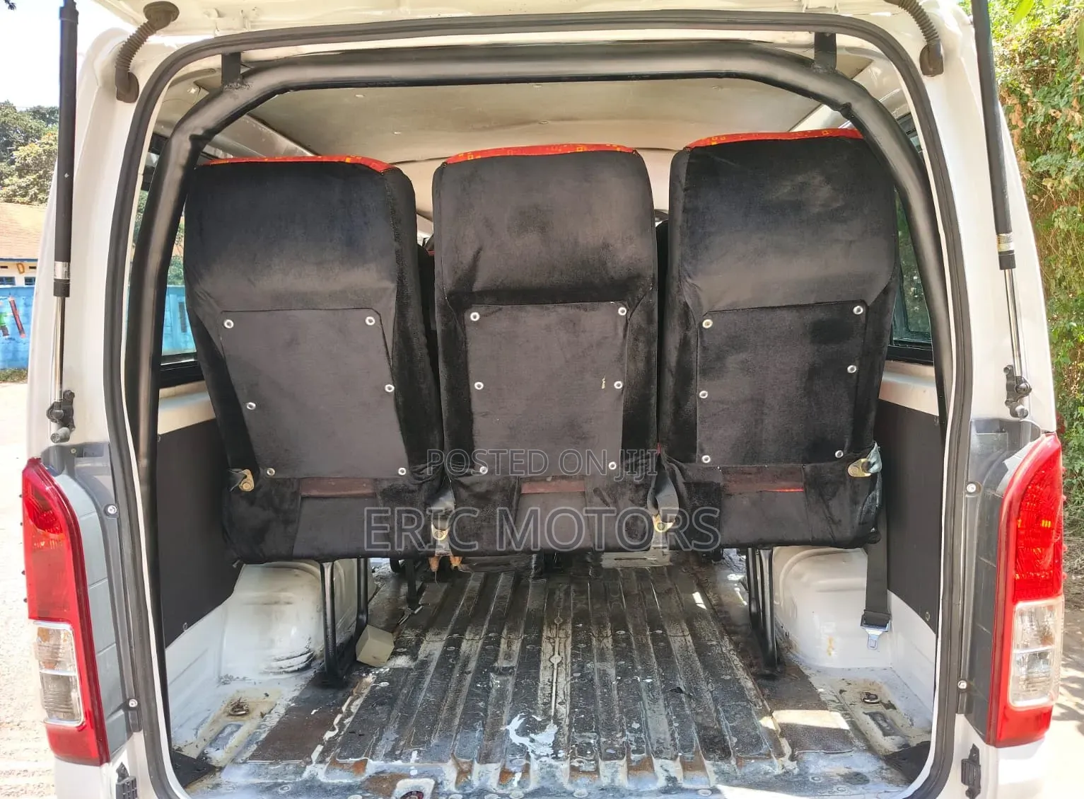 Toyota HiAce 2014 White