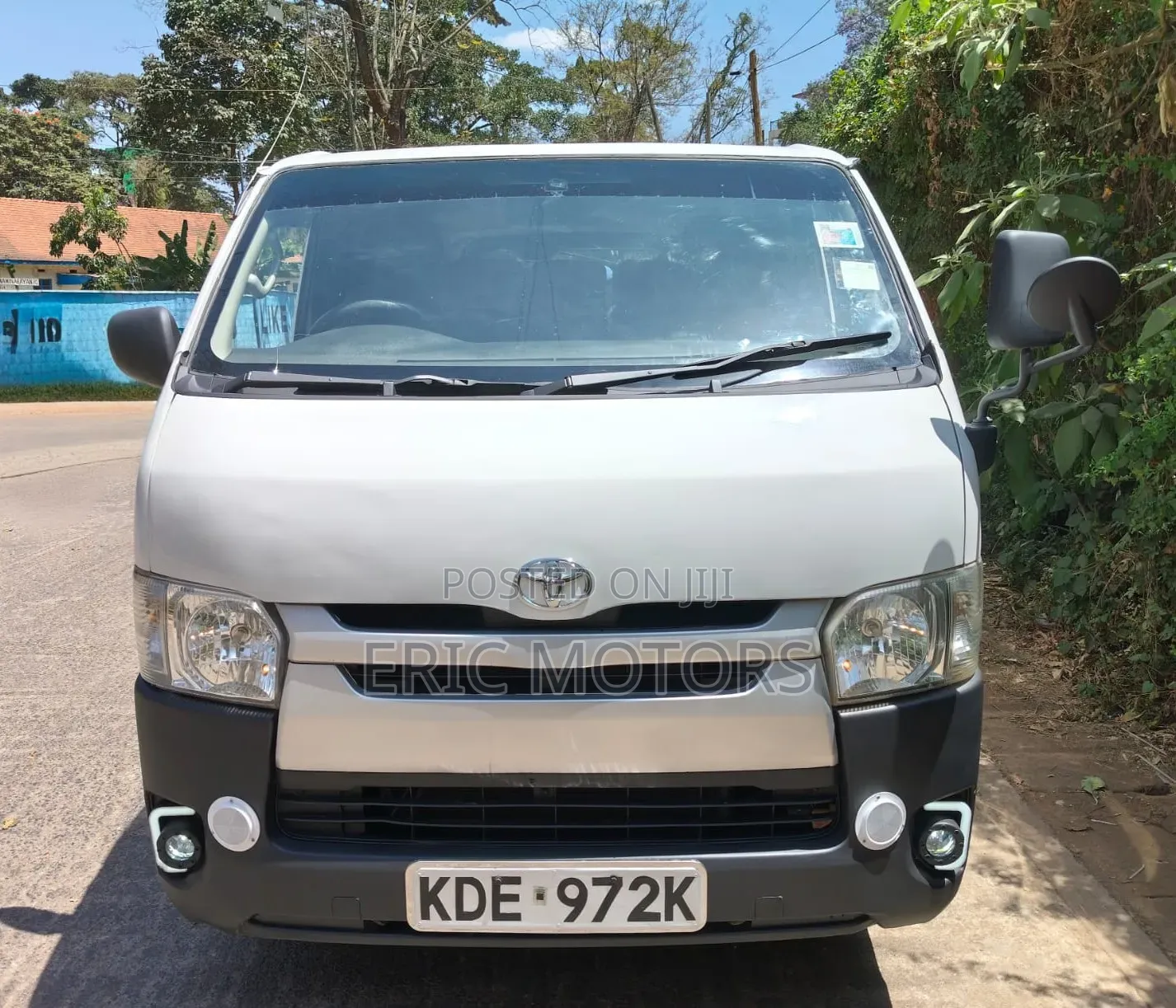 Toyota HiAce 2014 White