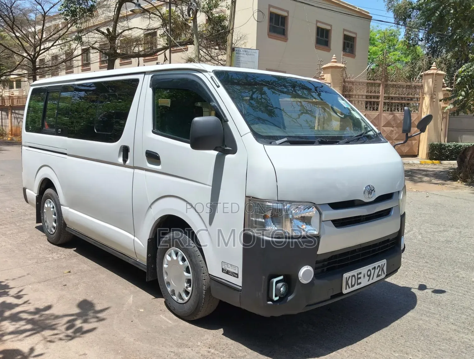 Toyota HiAce 2014 White