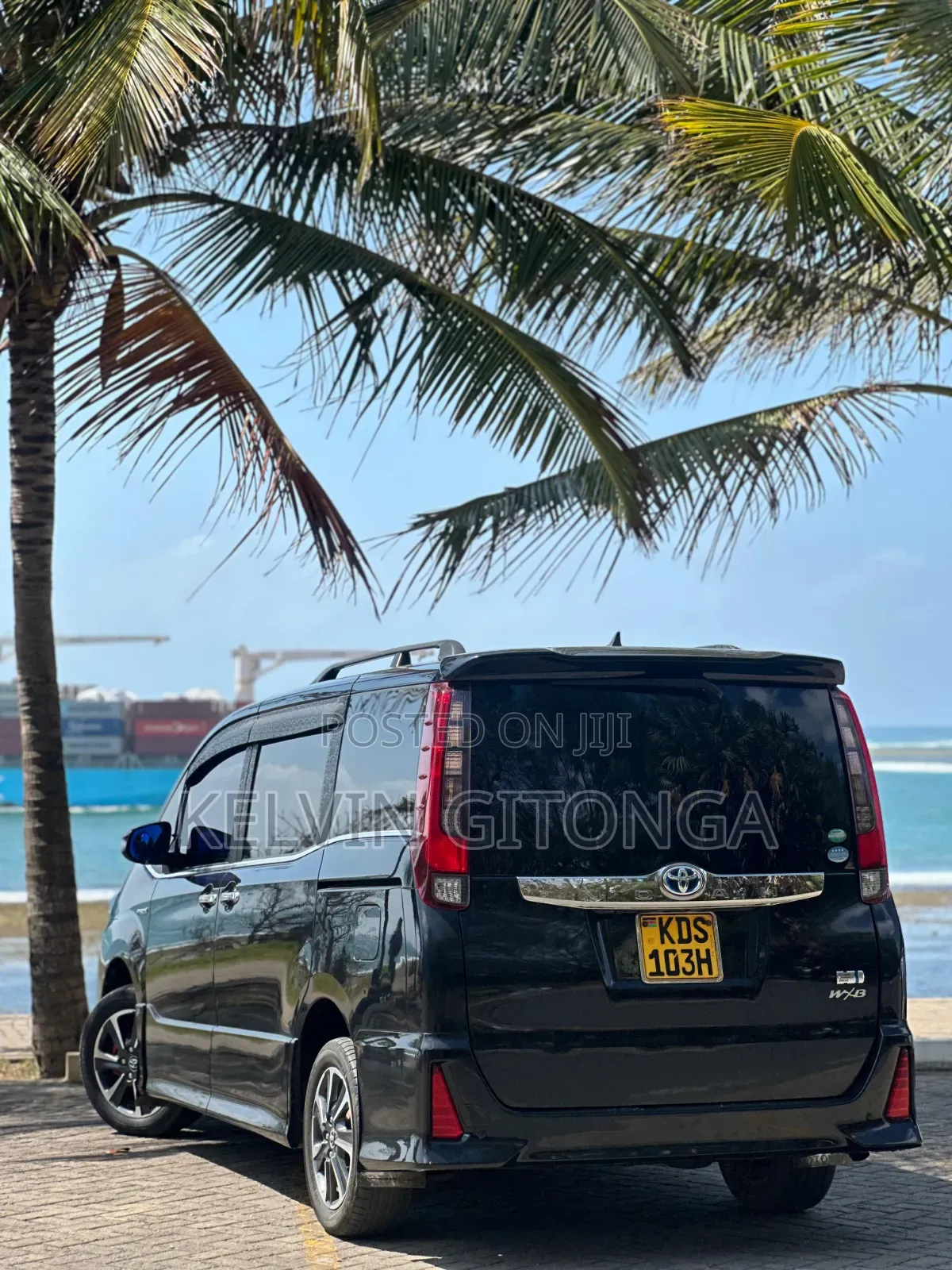 Toyota Noah 2017 Black