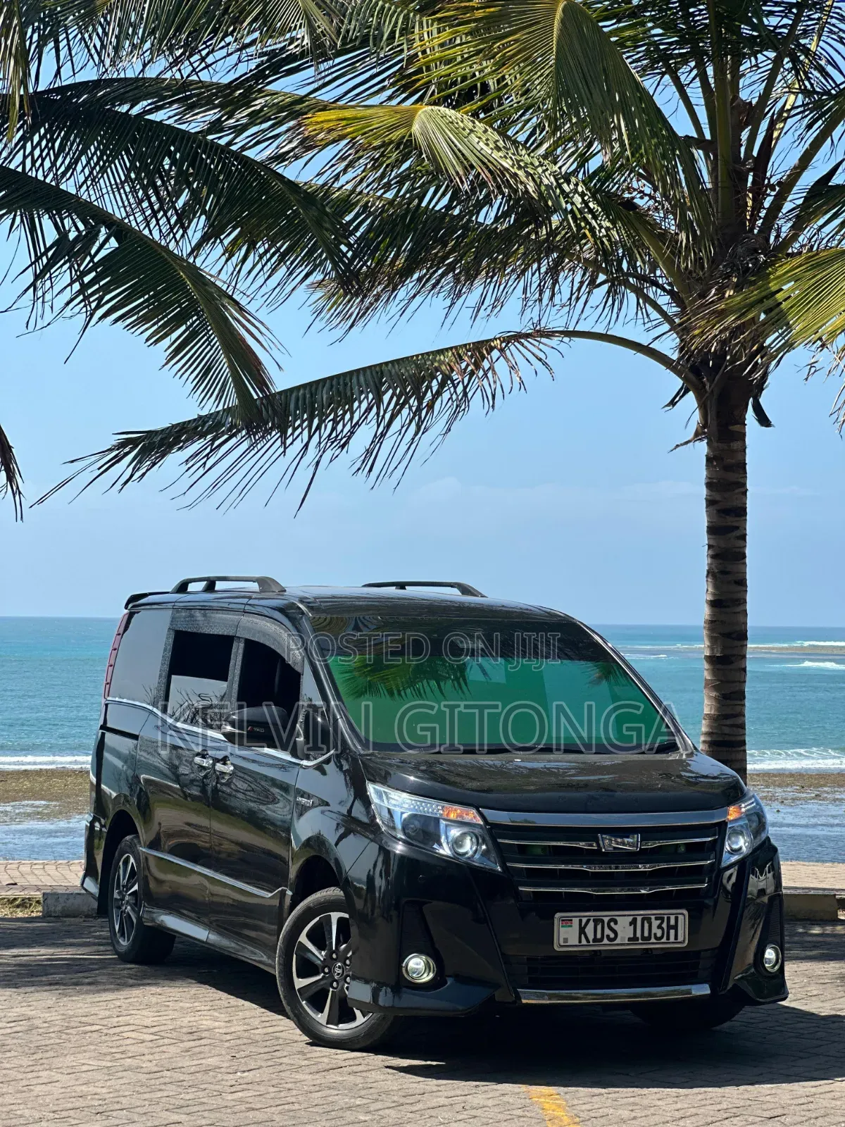 Toyota Noah 2017 Black
