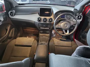 Mercedes-Benz B-Class 2018 Red