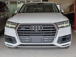 Audi Q7 2018 Off white
