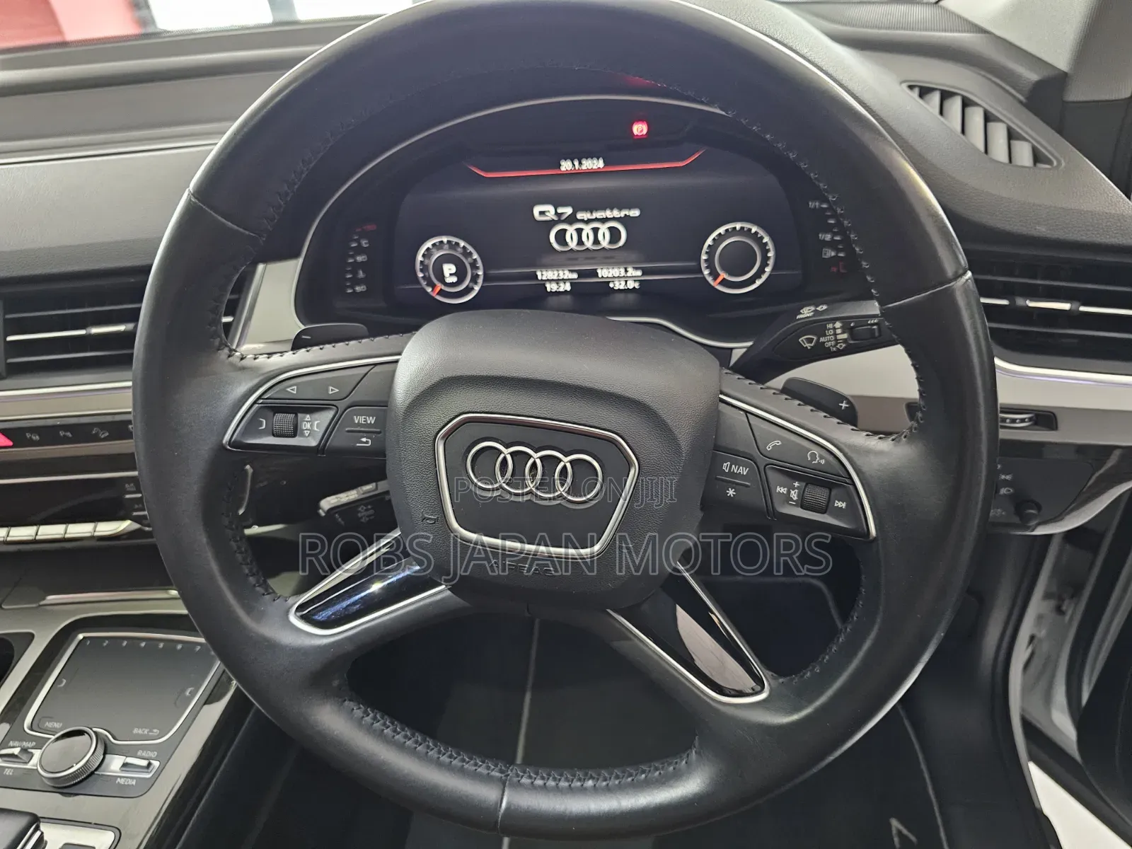 Audi Q7 2018 Off white