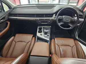 Audi Q7 2018 Off white