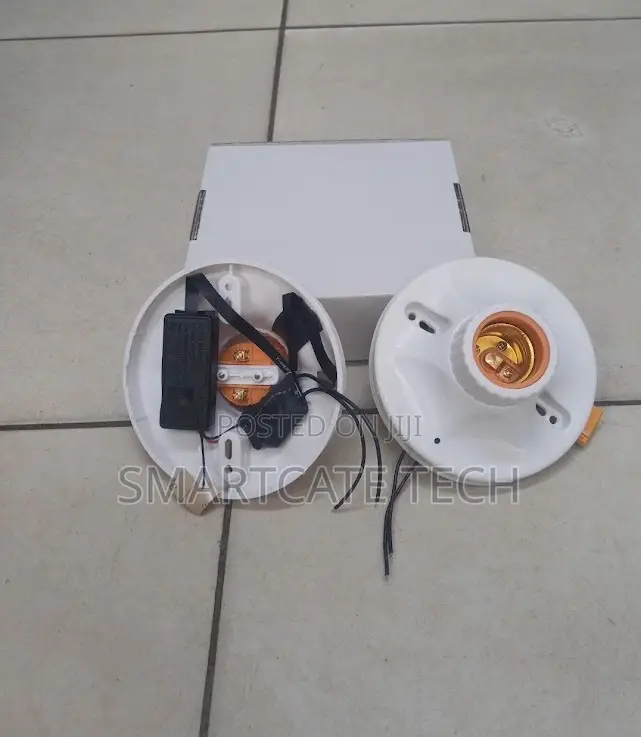 Spy Camera in Light Bulb Holder Base 1080p- HD Wireless Surveillance