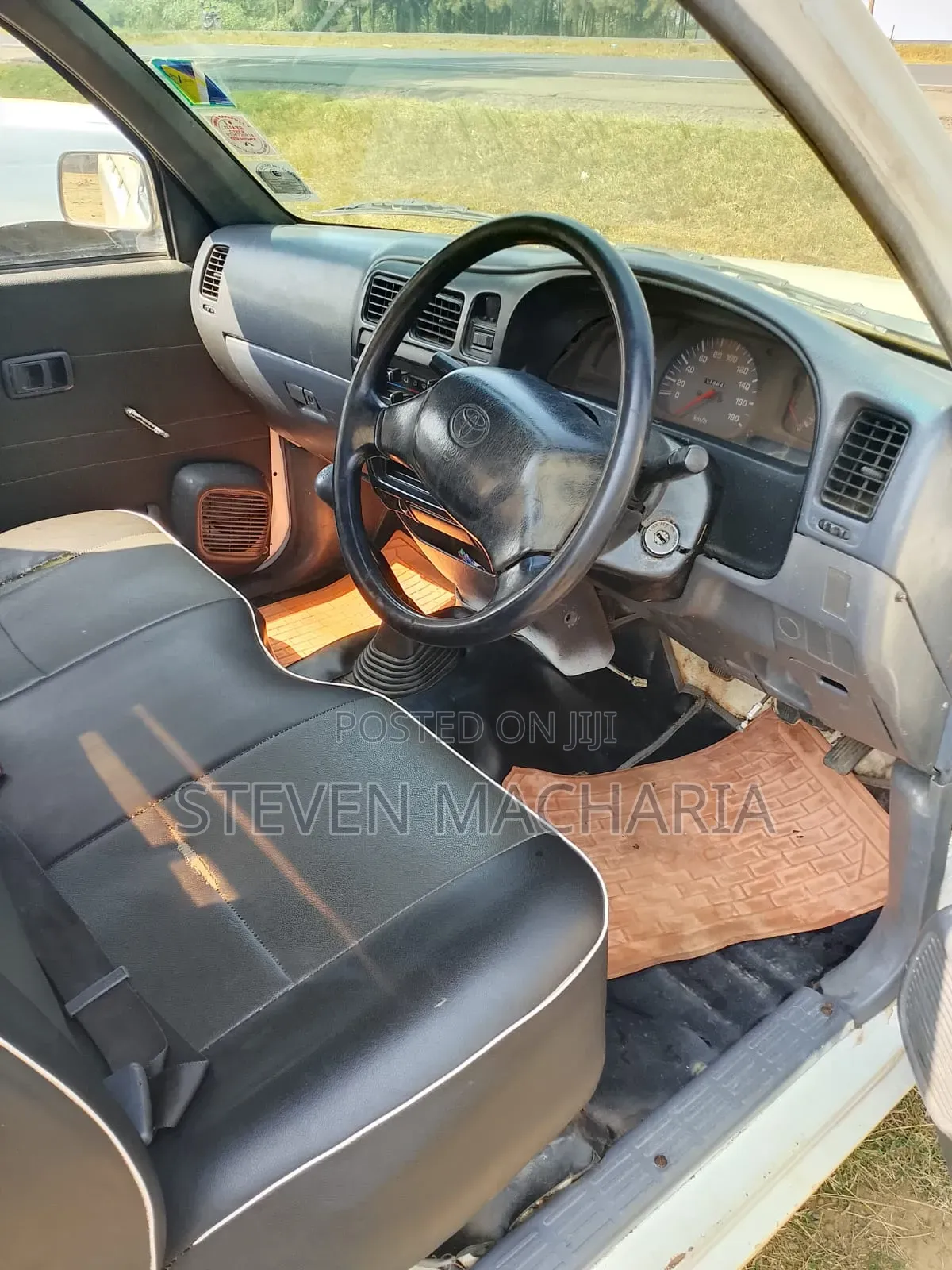 Toyota Hilux 2.5 Cab 2005 White