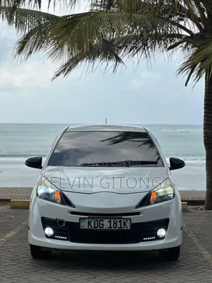 Toyota Vitz 2015 White