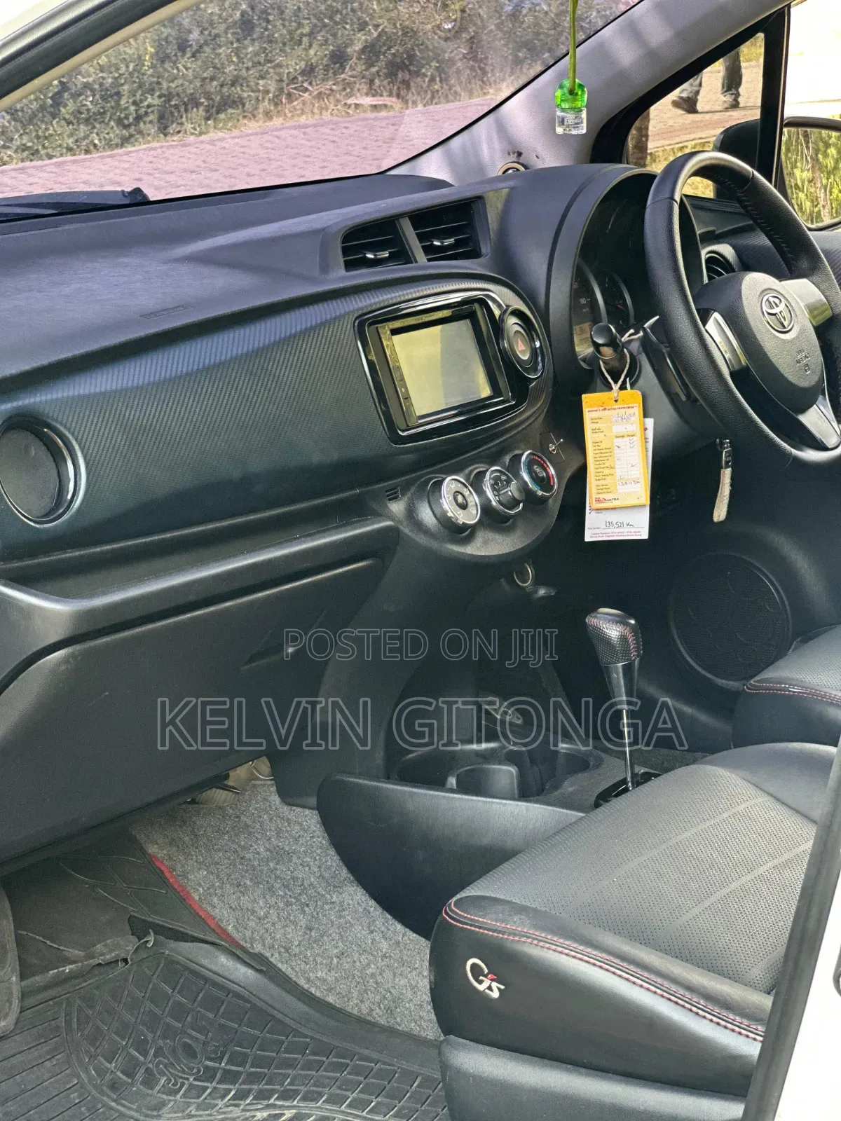 Toyota Vitz 2015 White