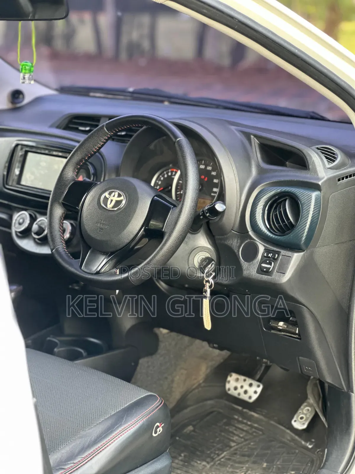 Toyota Vitz 2015 White