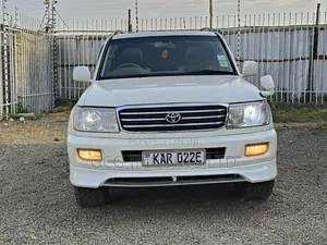 Toyota Land Cruiser 1991 White