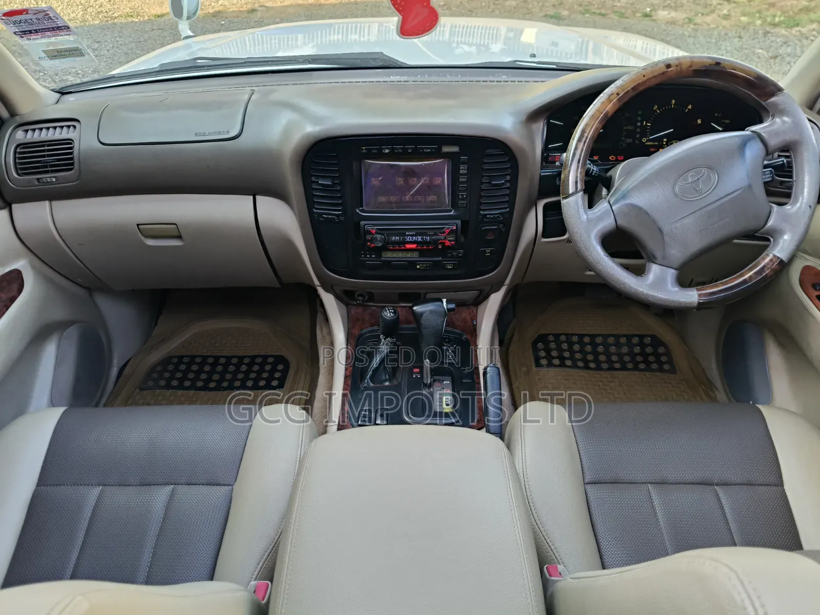 Toyota Land Cruiser 1991 White