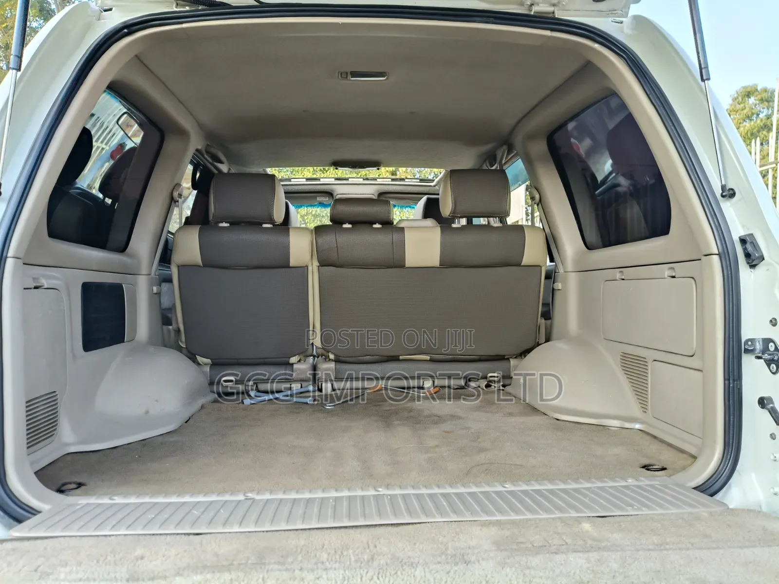 Toyota Land Cruiser 1991 White