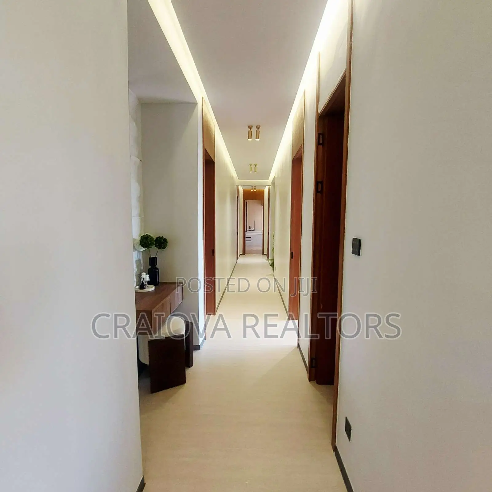 5bdrm Apartment in Spring Valley for sale