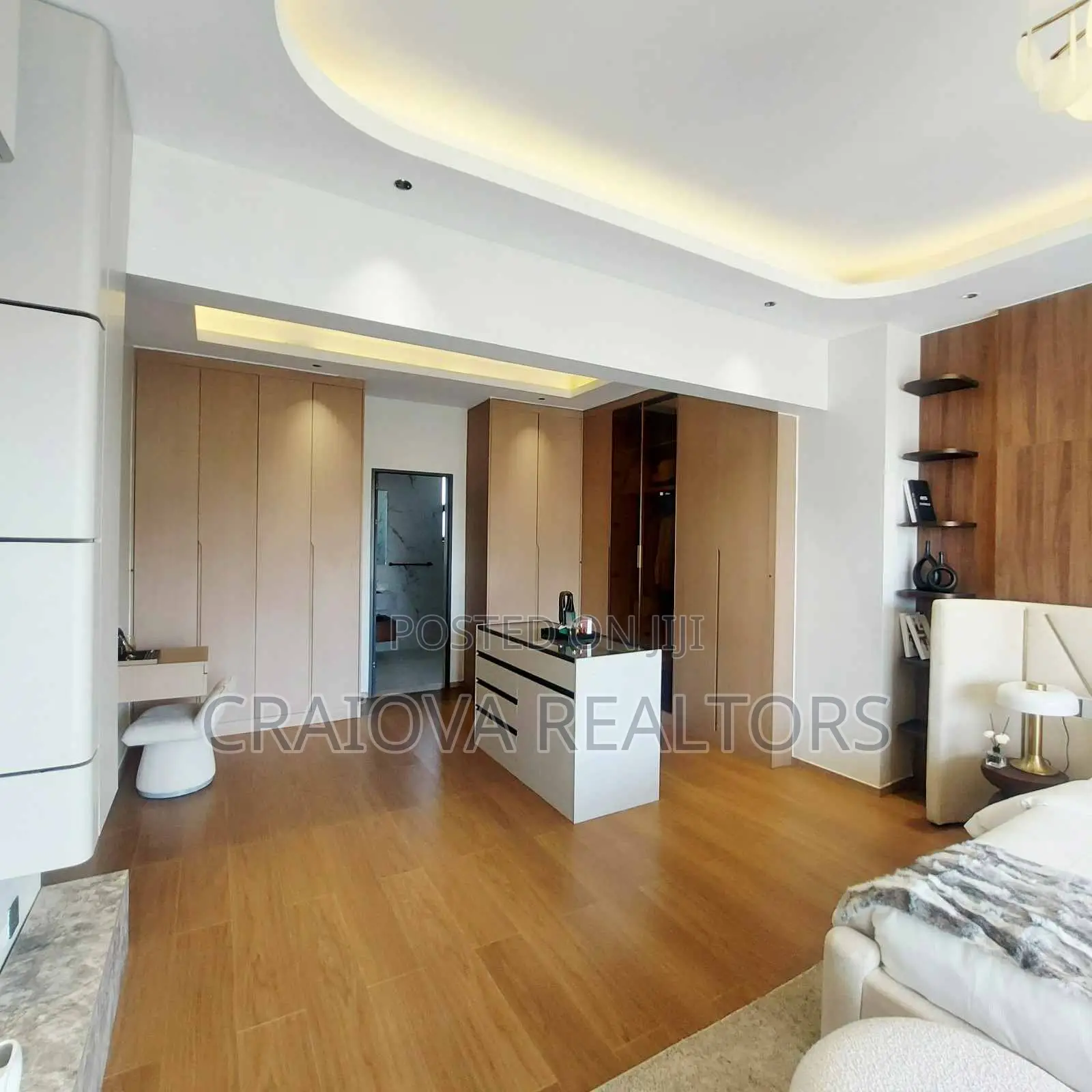 5bdrm Apartment in Spring Valley for sale
