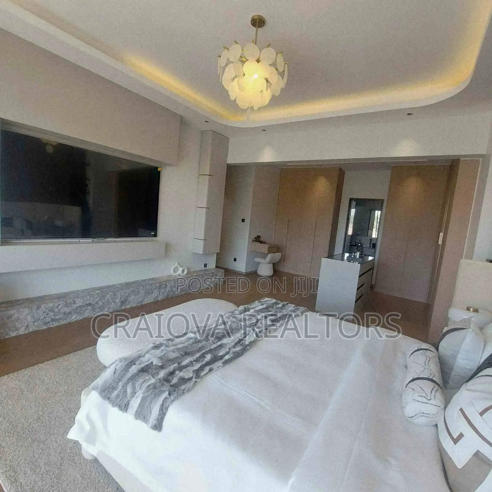5bdrm Apartment in Spring Valley for sale