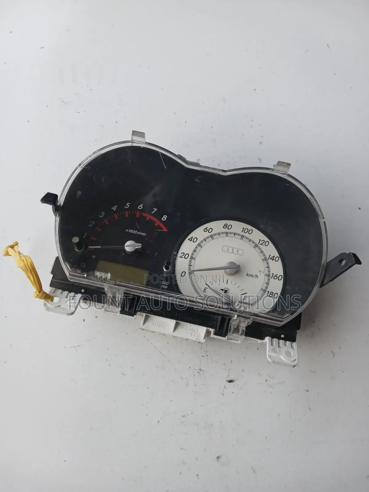 Dashboard Clock ToyotaIst 2004