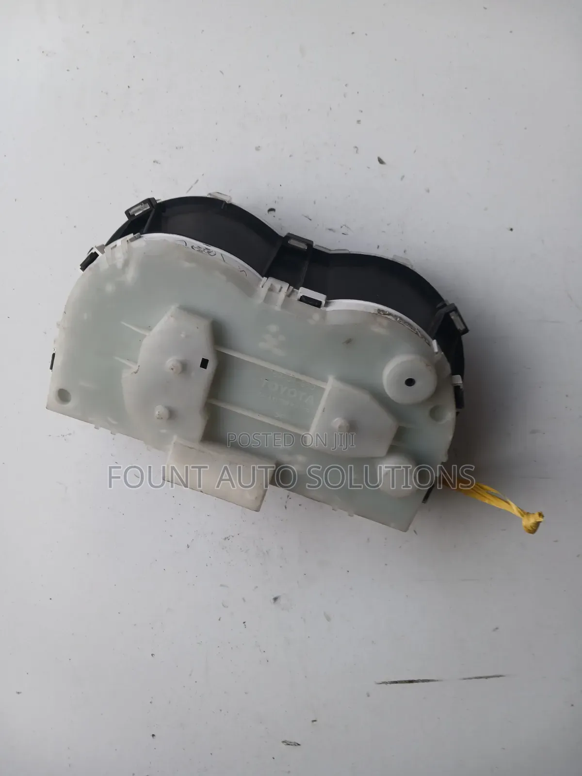 Dashboard Clock ToyotaIst 2004