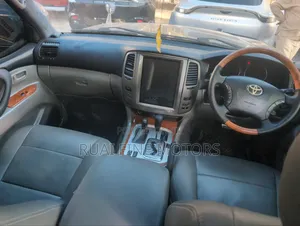 Toyota Land Cruiser 2006 Gray