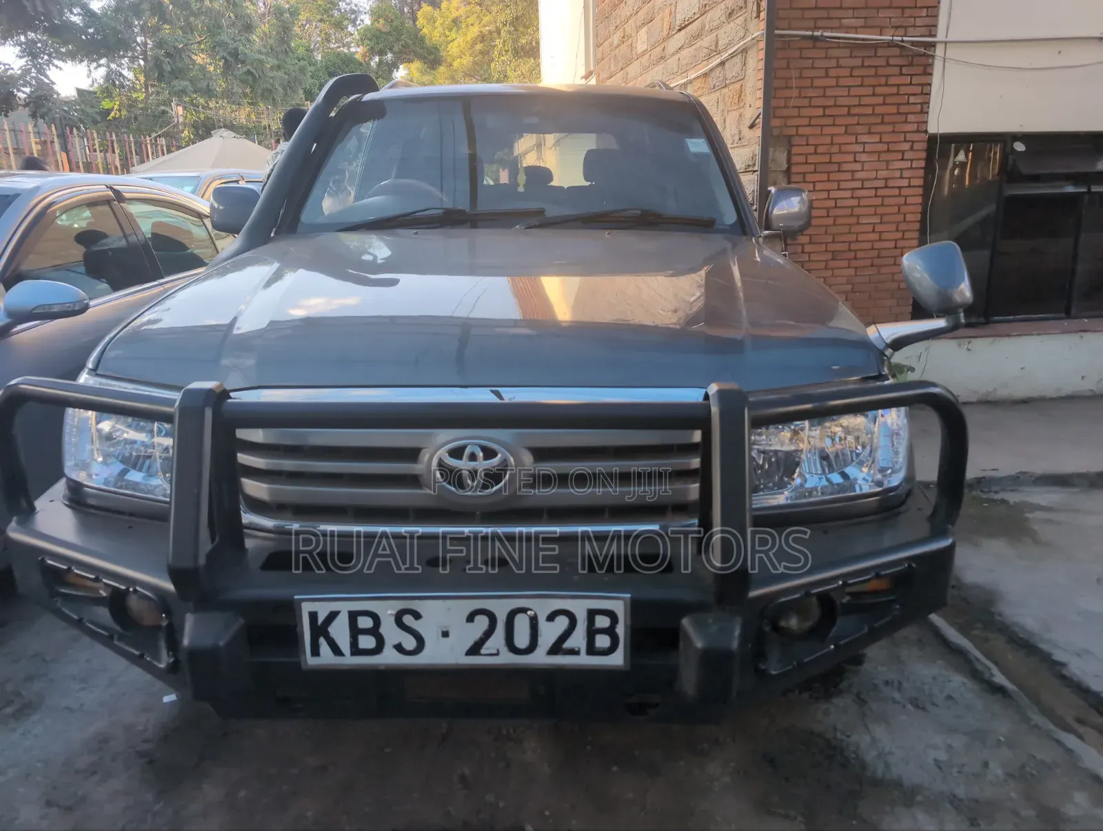 Toyota Land Cruiser 2006 Gray