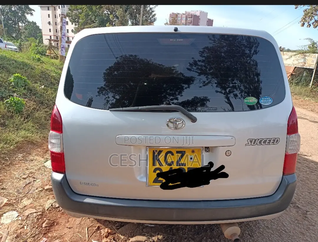 Toyota Succeed 2015 Silver