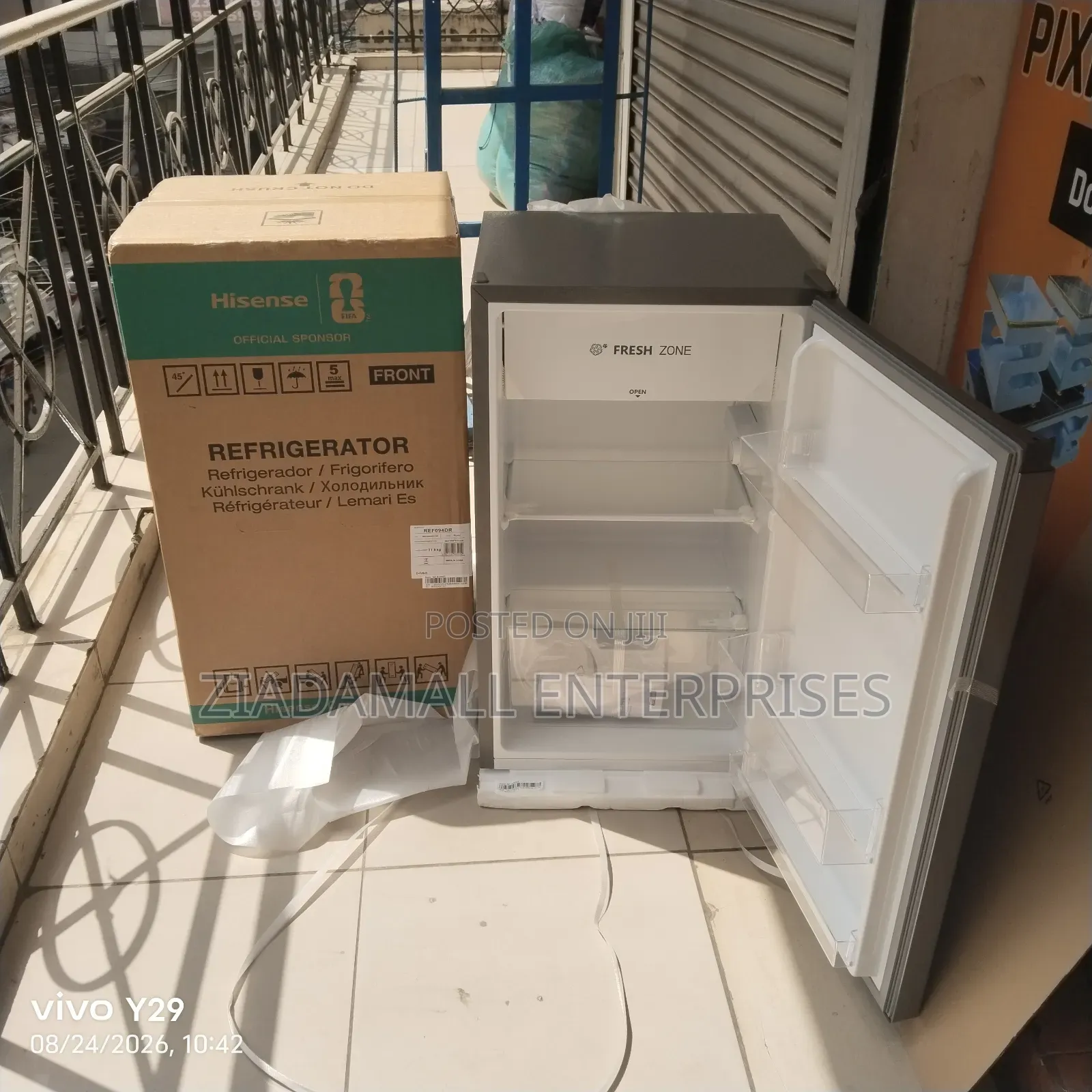 Hisense 90L Compact Fridge – Powerful Cooling
