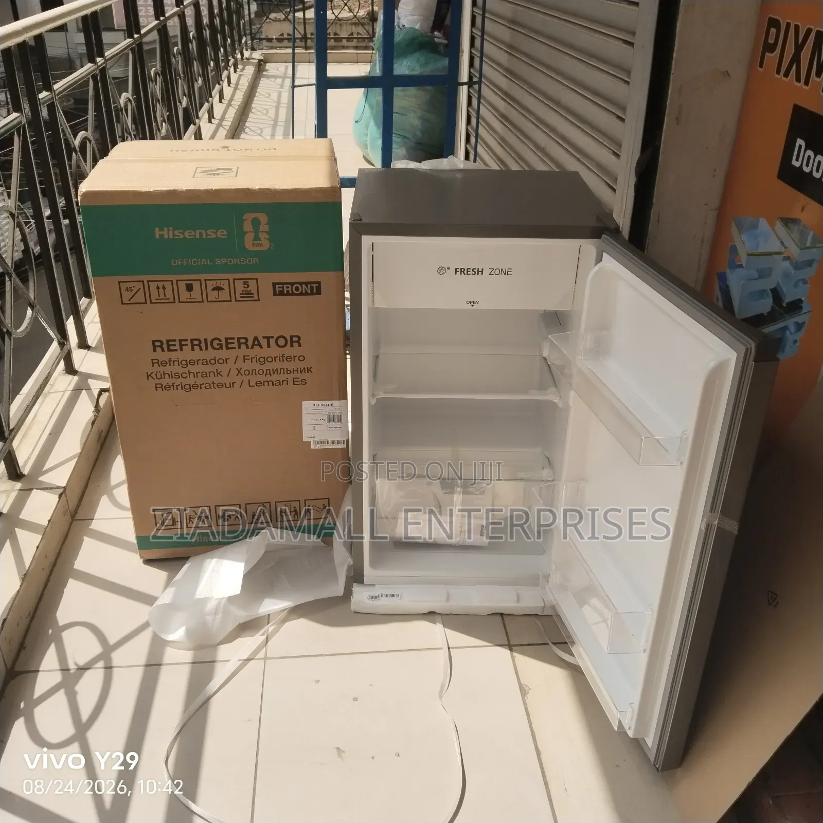 Hisense 90L Compact Fridge – Powerful Cooling