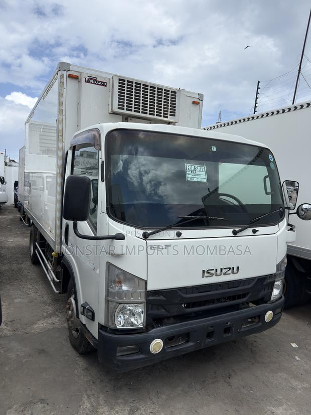 Isuzu Refrigerator Truck